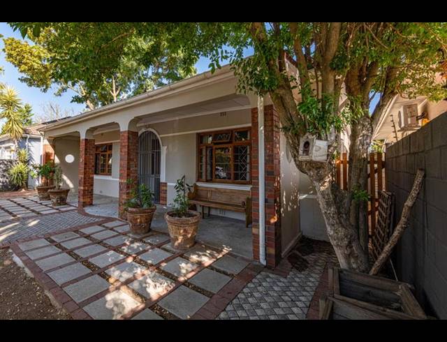 4 BEDROOM HOUSE FOR SALE IN BOSTON
